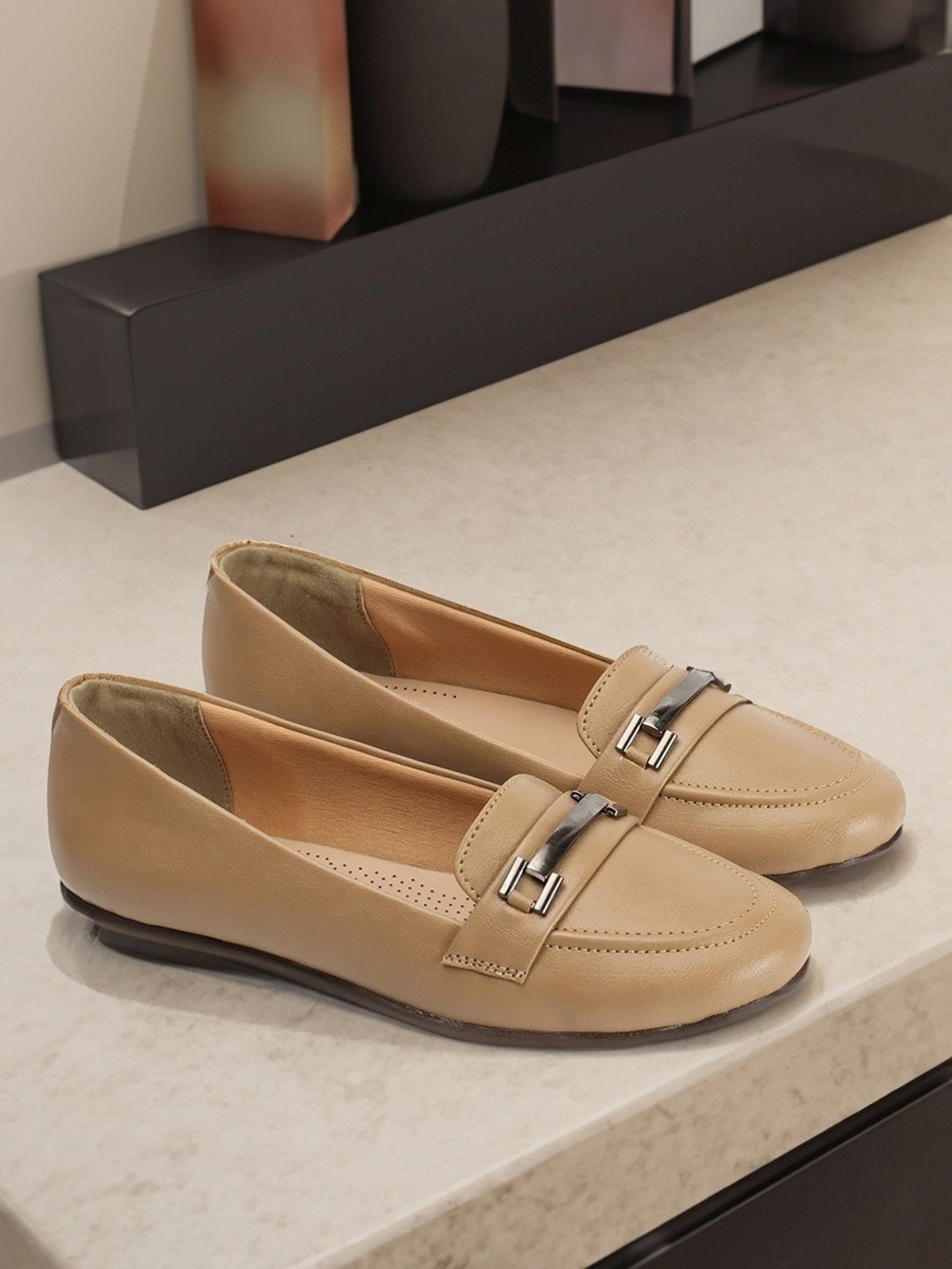 Elle Women's Beige Casual Loafers