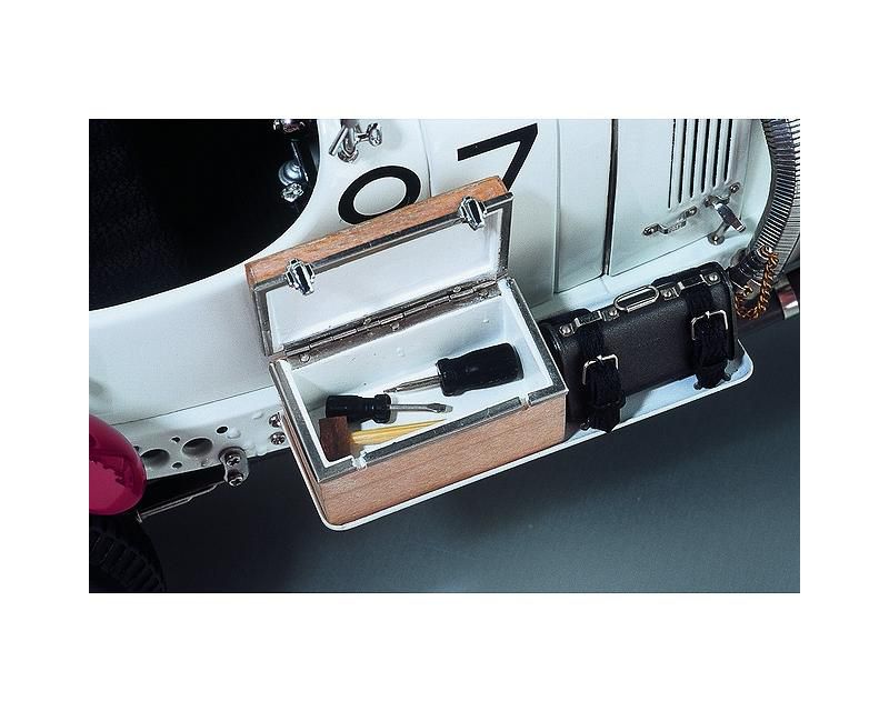 Mercedes Benz SSKL #87 Rudolf Caracciola "White Elephant" Mille Miglia (1931) 1/18 Diecast Model Car by CMC