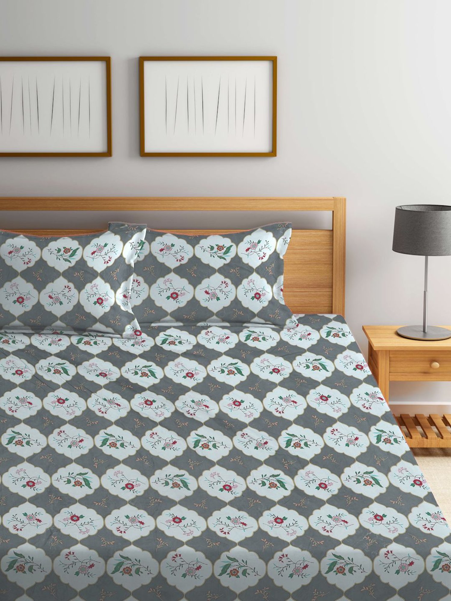 Klotthe Printed Multicolor 300 TC Cotton Blend King Bed Sheet with 2 Pillow Covers