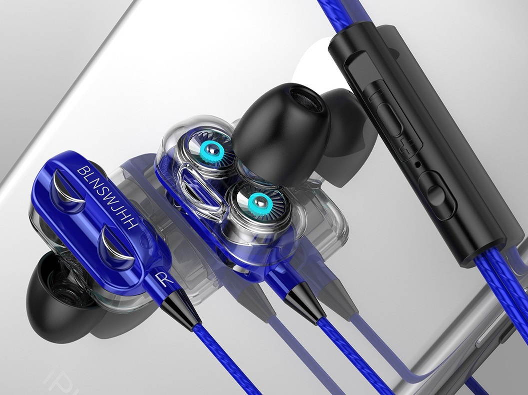 New in-ear earphones, dual dynamic coils and dual speakers are suitable for most smart phone headsets with wire-controlled tuning