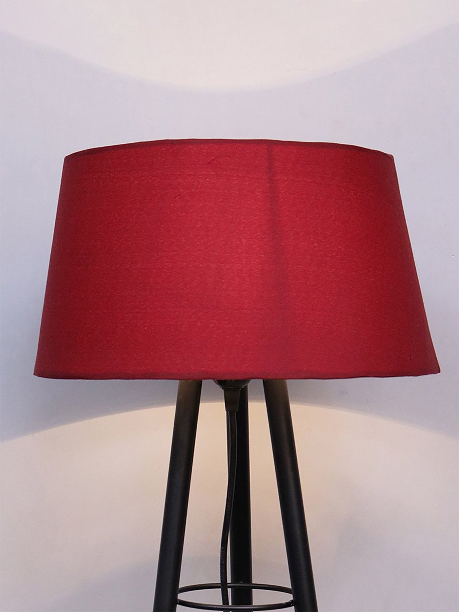 Homesake Black Mid Century Metal Tripod Table Lamp With Red Shade