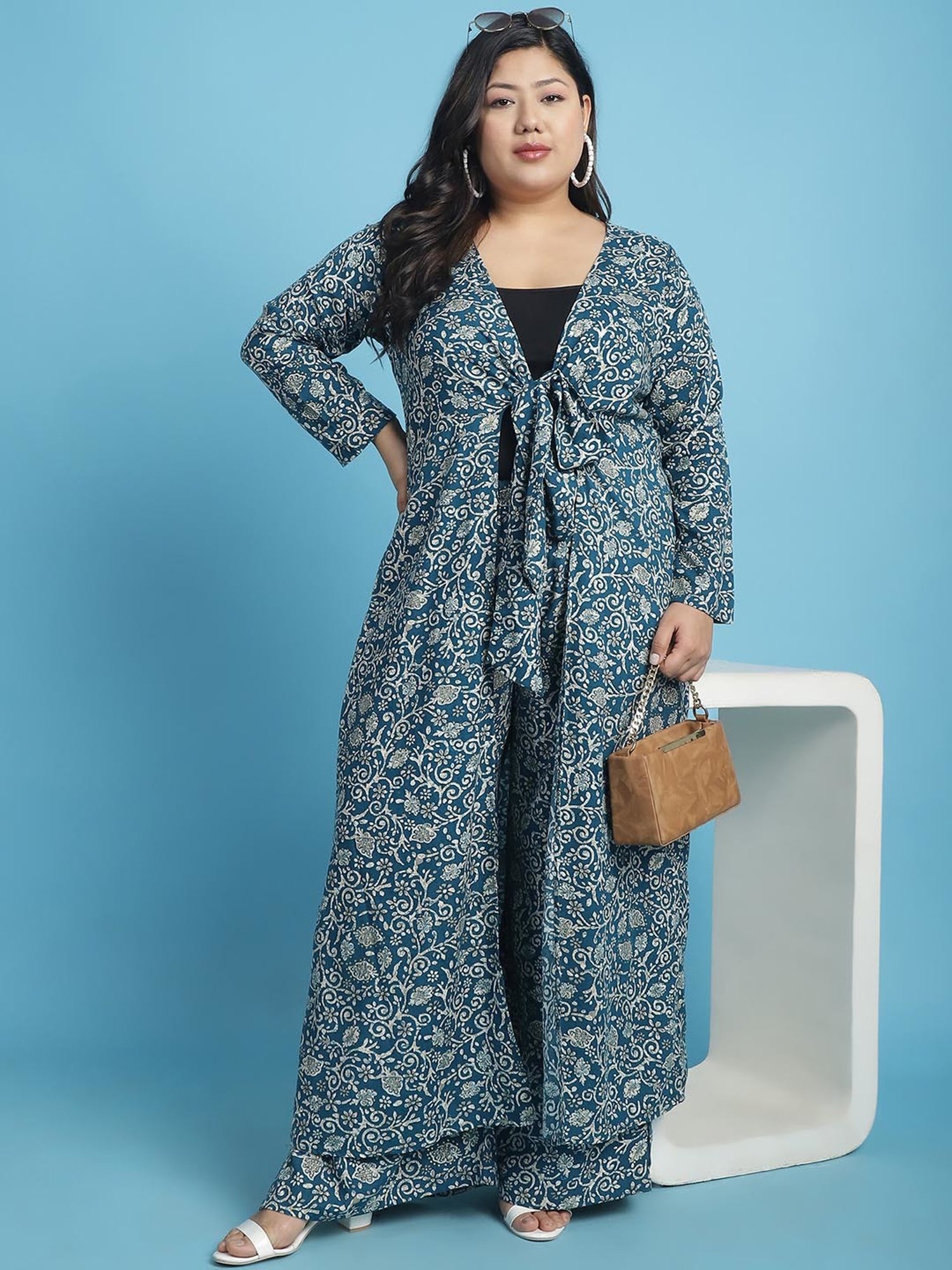 Mafadeny Black Striped Shrug