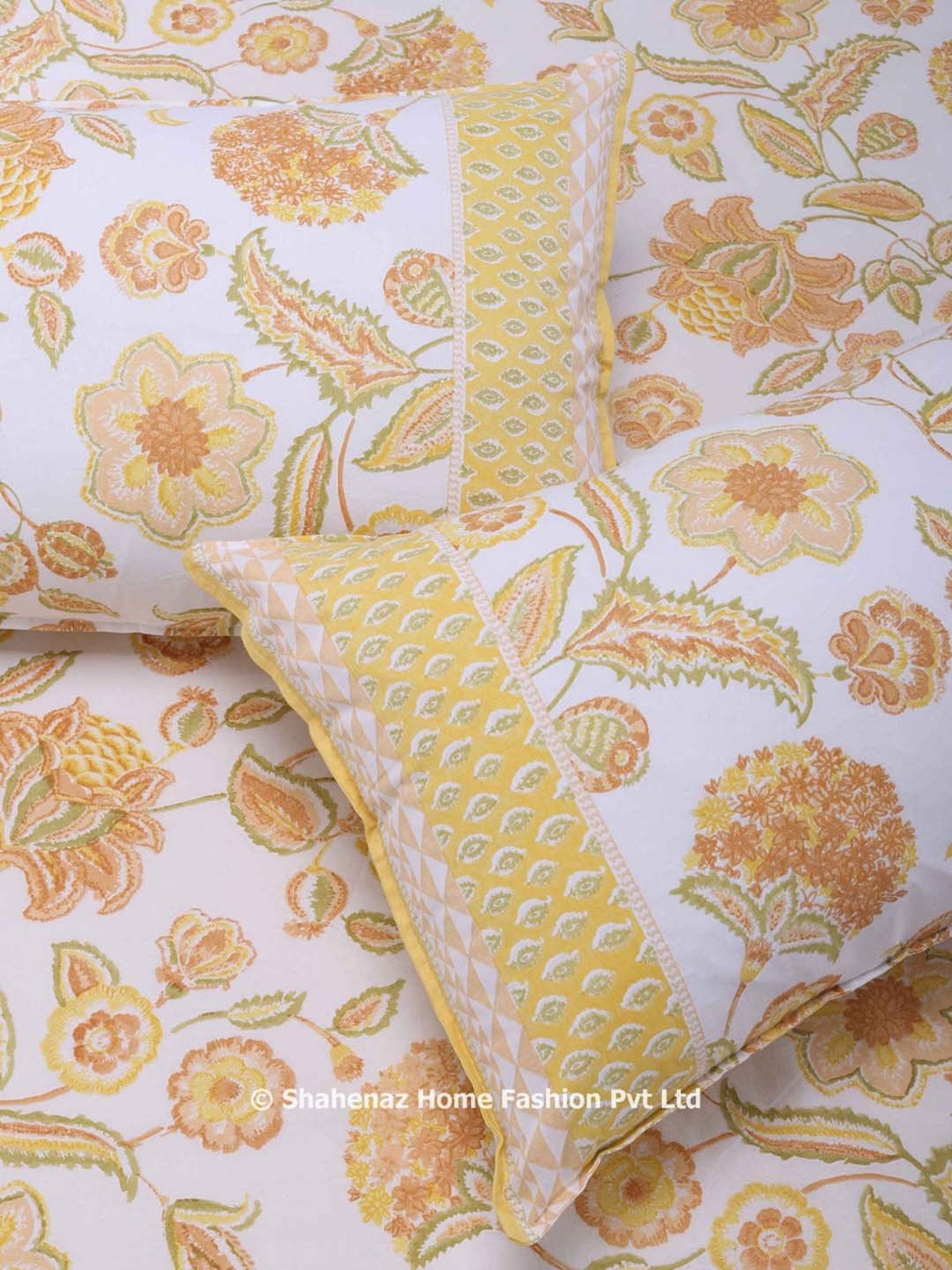 Shahenaz Yellow 120 TC Cotton Malaga Chintz Double Bedsheet with 2 Pillow Covers