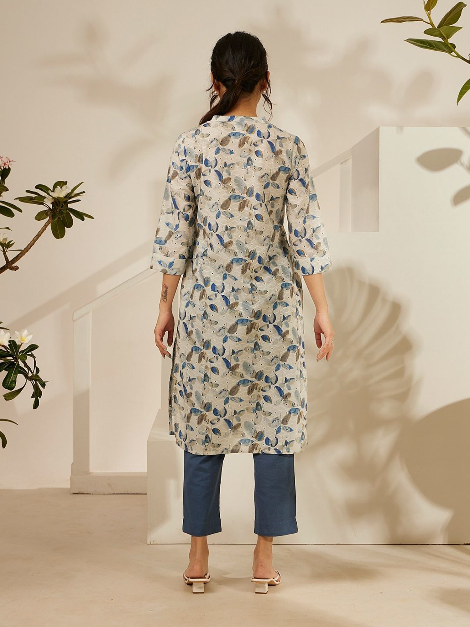 Daali Grey Schiffli V Neck 3/4 Sleeves Kurta with Two Pockets