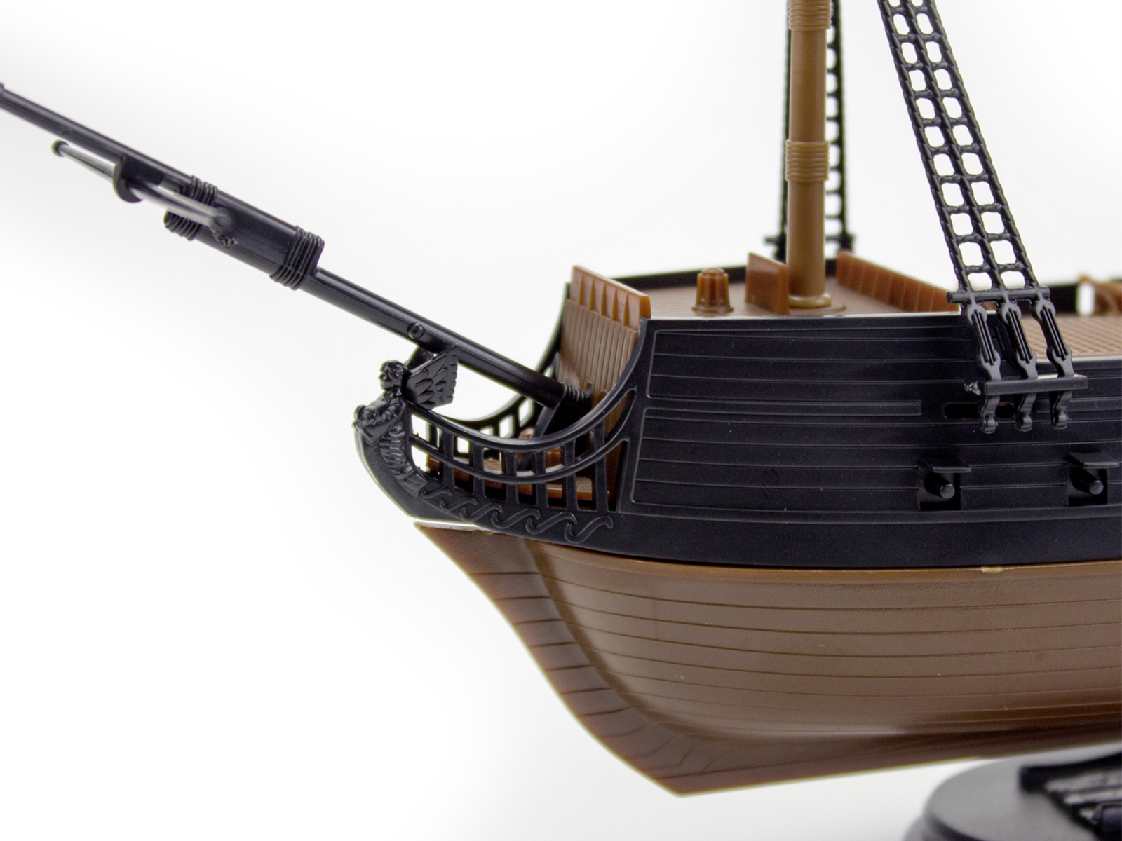 Level 2 Easy-Click Model Kit "The Black Diamond" Pirate Ship 1/350 Scale Model by Revell
