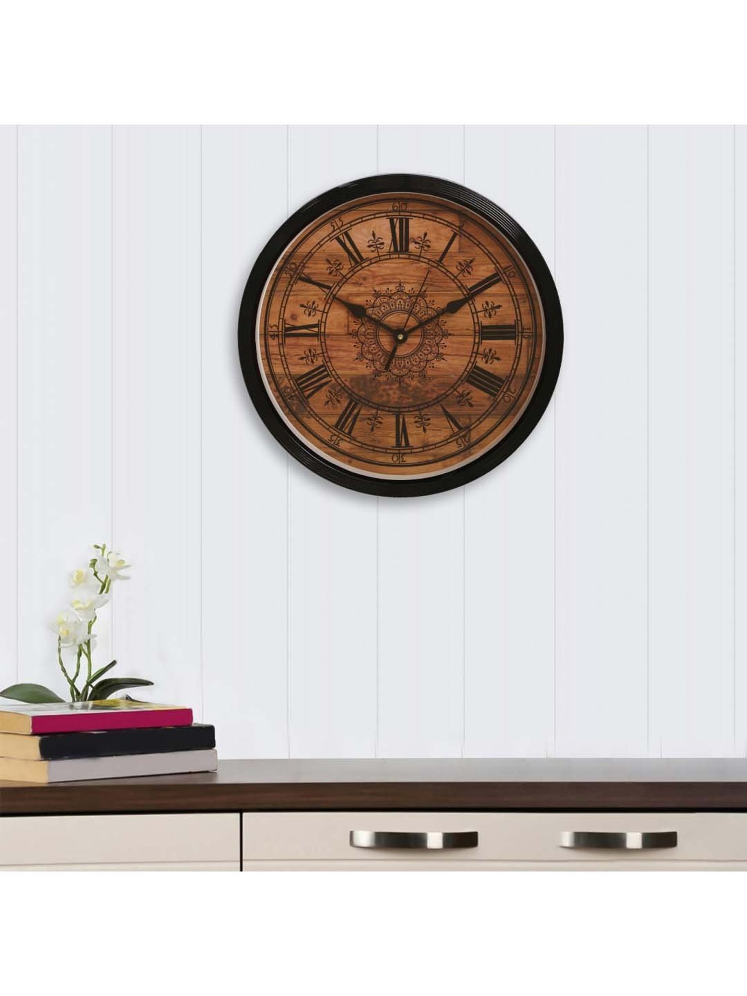 eCraftIndia Designer Round Analog Black Wall Clock