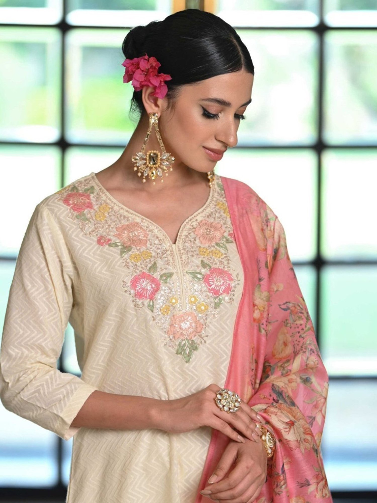 Mahee Jaipur Beige Navaazish Embroidered Kurta with Floral print Dupatta
