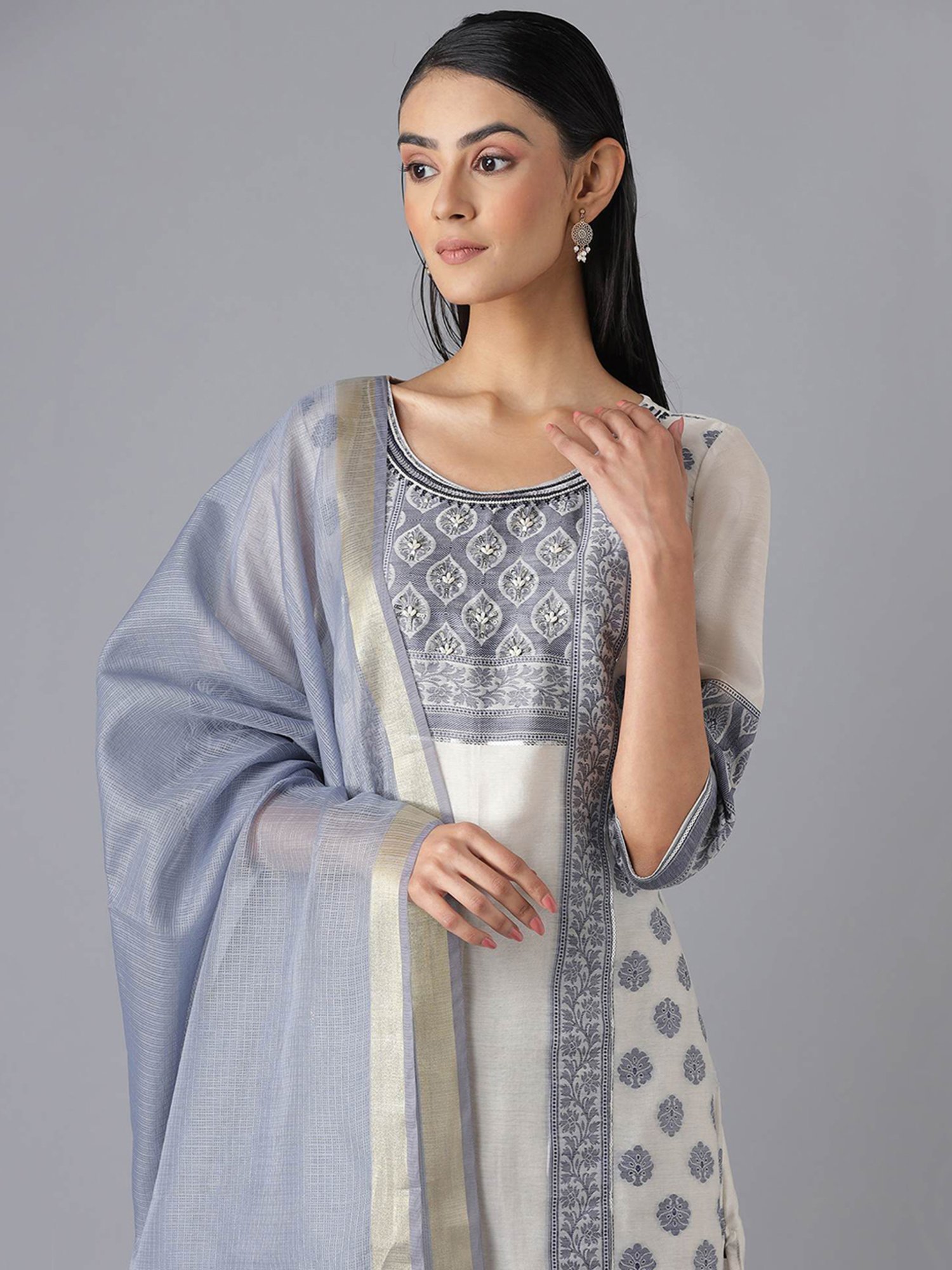 Aurelia Off White & Blue Kurta With Pant & Dupatta