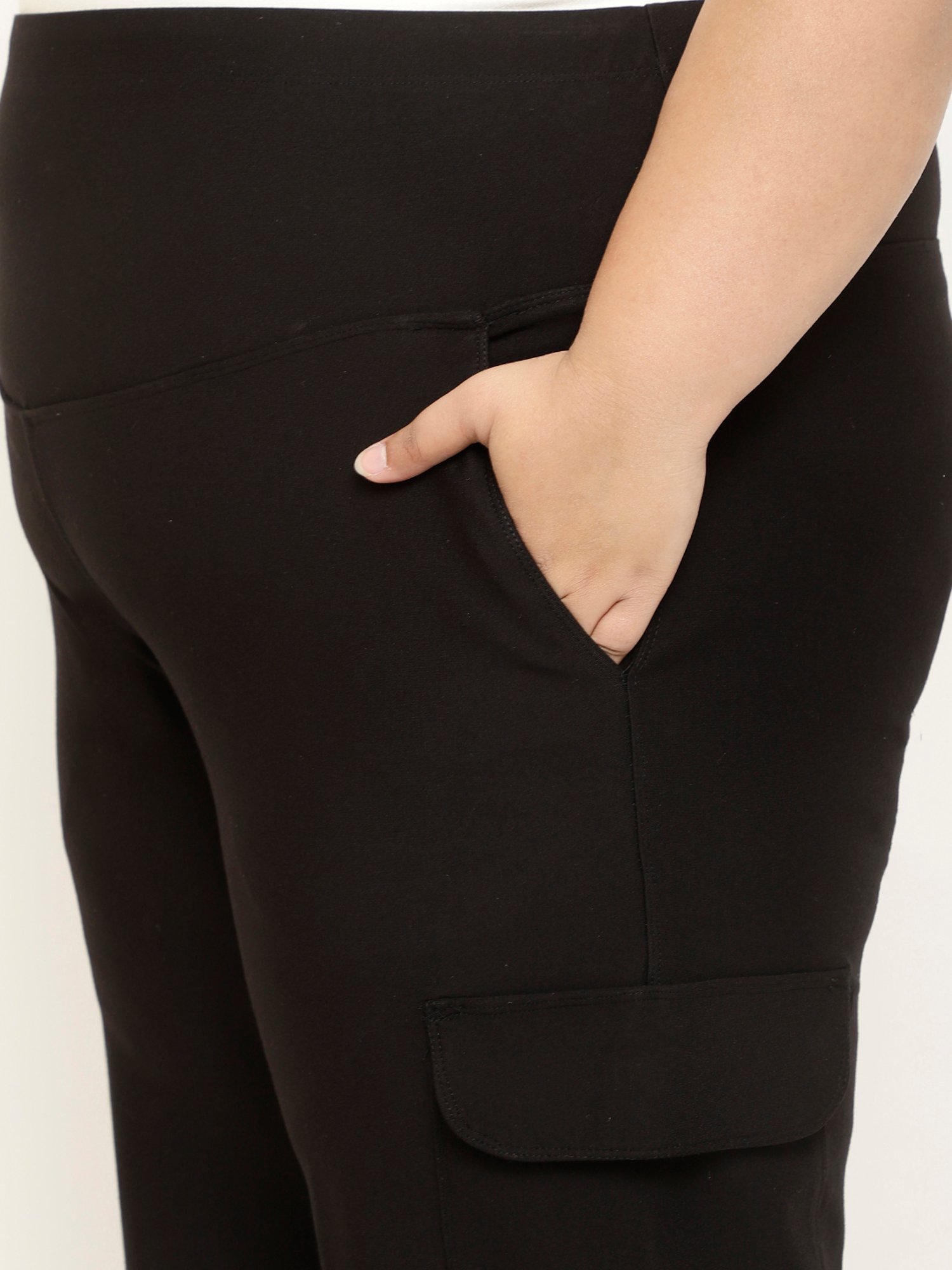 Amydus Black Regular Fit High Rise Cargo Pants