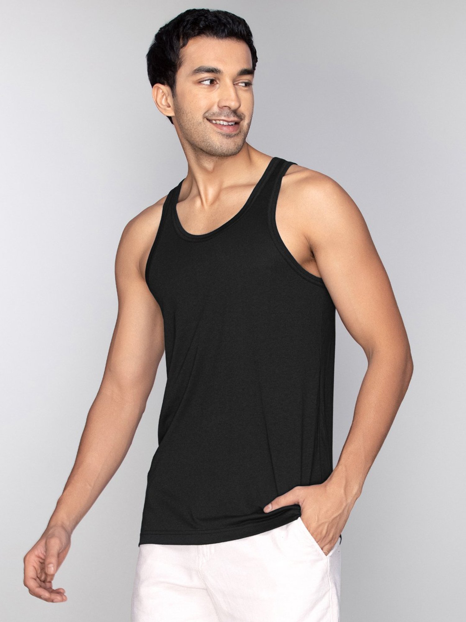 XYXX Black Round Neck Vest