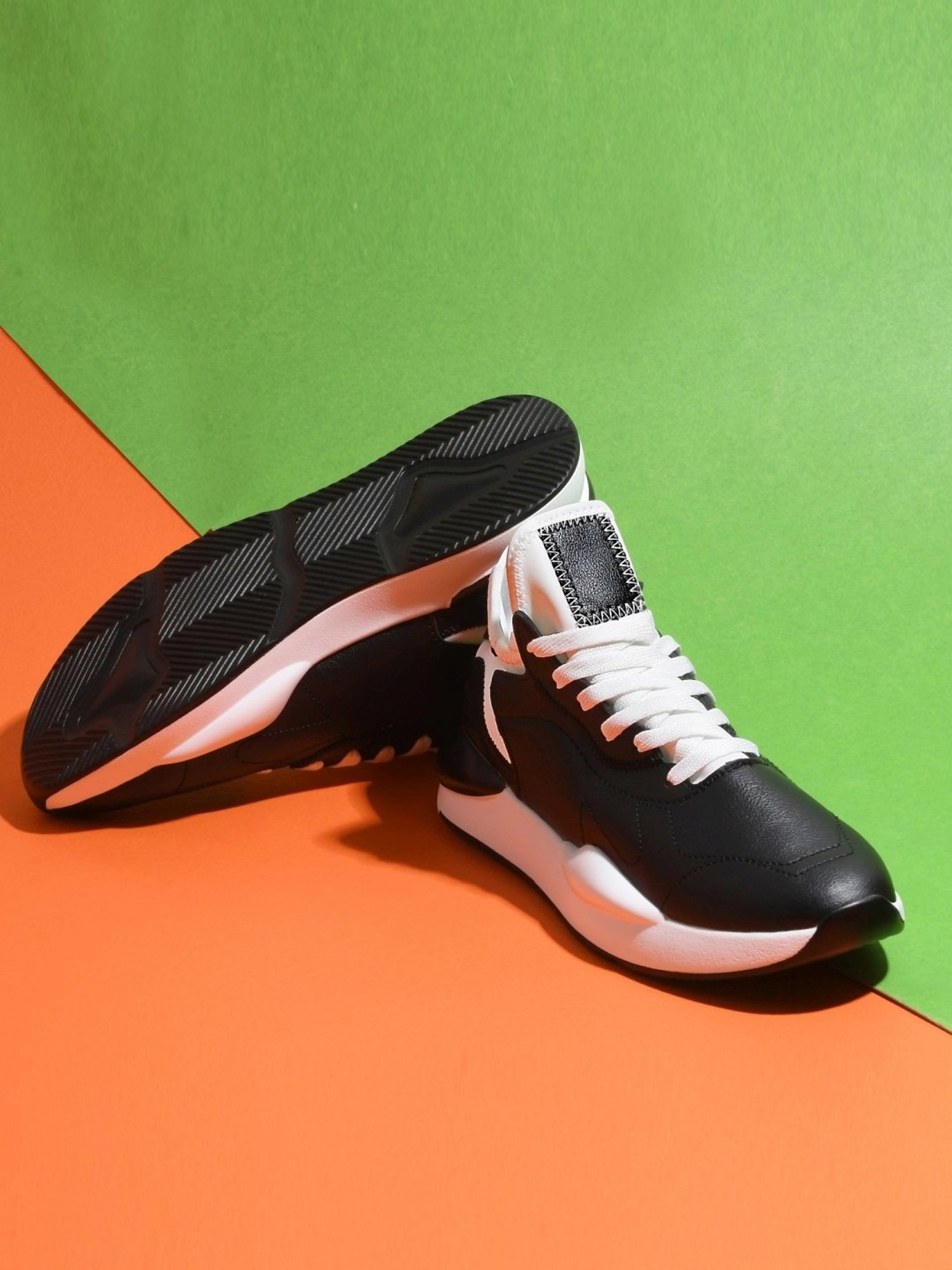 The White Pole Men's Black Casual Sneakers