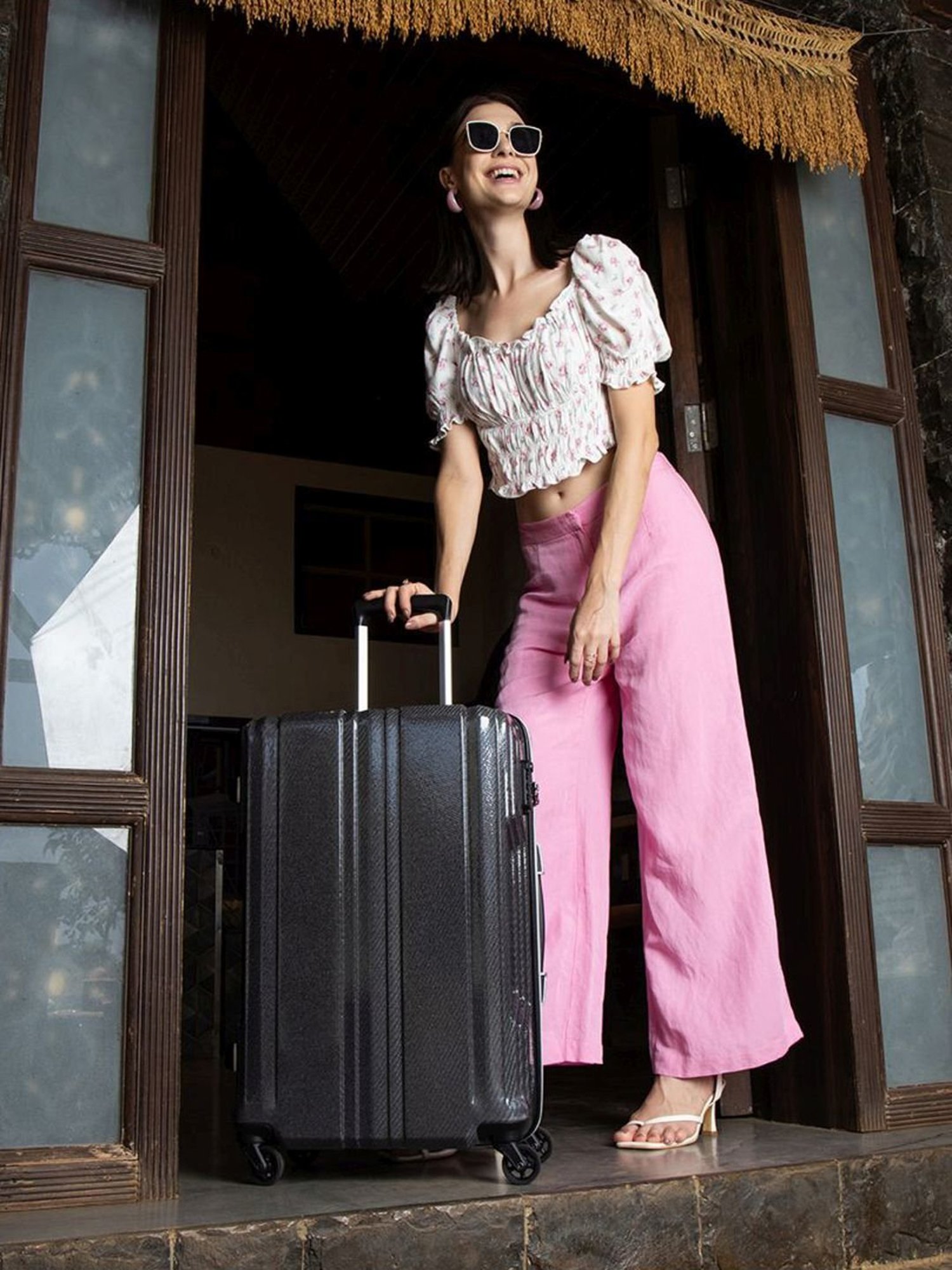 Perquisite Urban Legends Range Black Hard 24" Medium Luggage