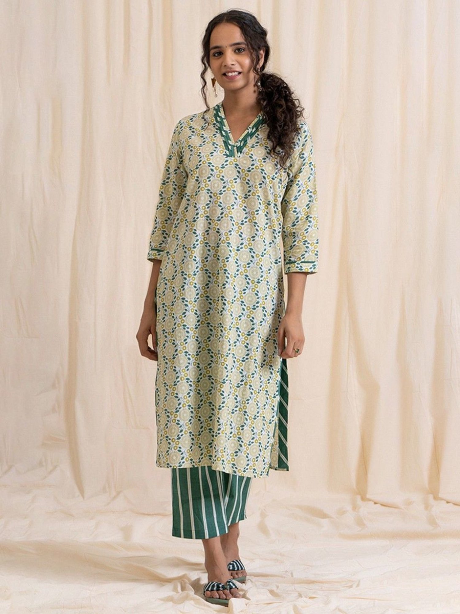 Akiso Aloha Yellow And Green Print V Nech Kurta