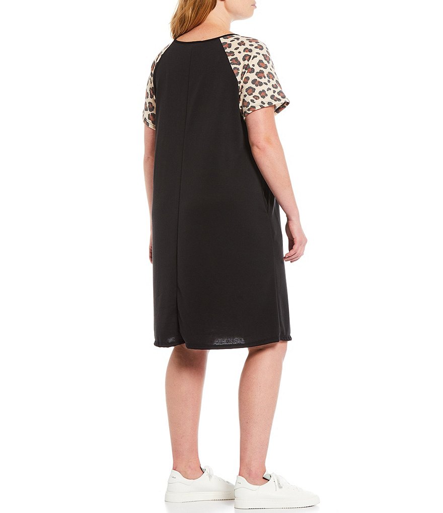Moa Moa Plus Size Solid Knit V-Neck Animal Print Short Raglan Sleeve Side Pocket Dress