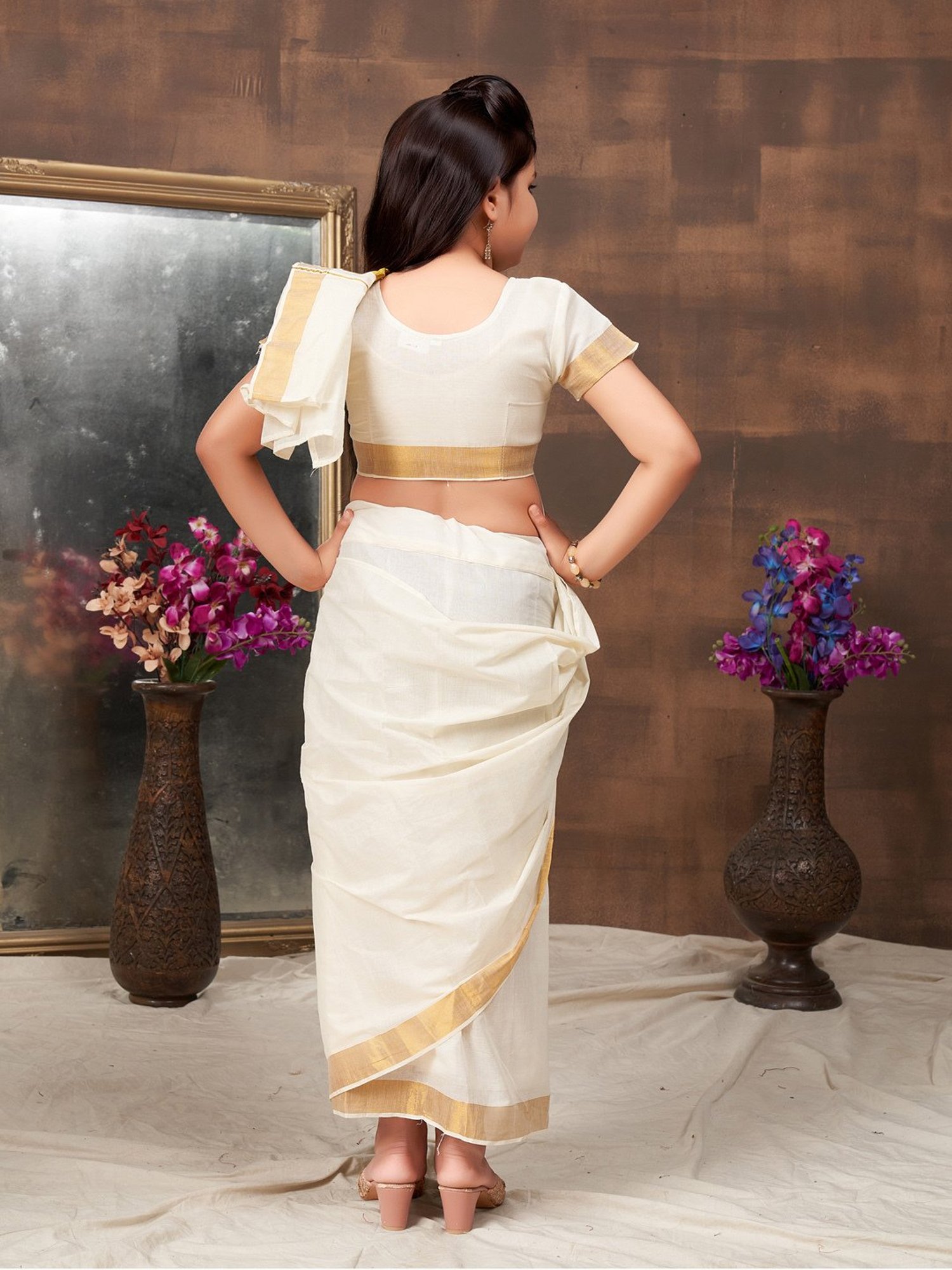 LilPicks Kids Green & White Regular Fit Saree