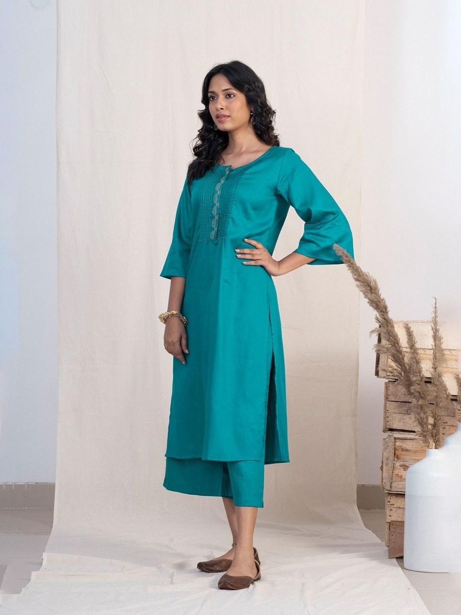 Akiso Jashn Blue Round Neck With Pintucks Set With Plazzo