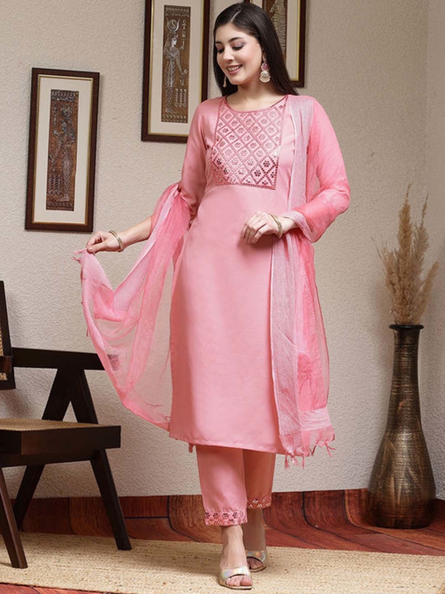 Skylee Pink Embroidered Kurta Pant Set With Dupatta