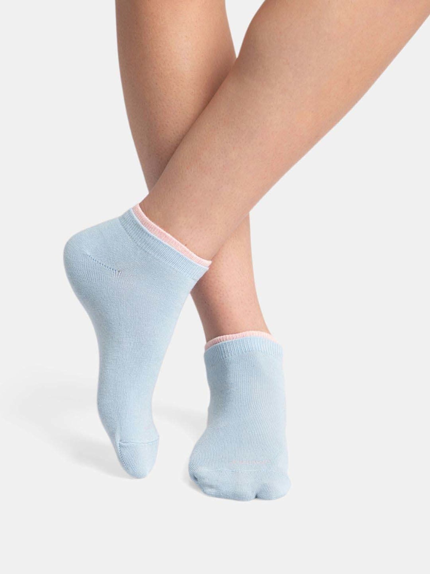 Jockey 7491 Women's Compact Cotton Solid Low Show Socks (Pack of 2)