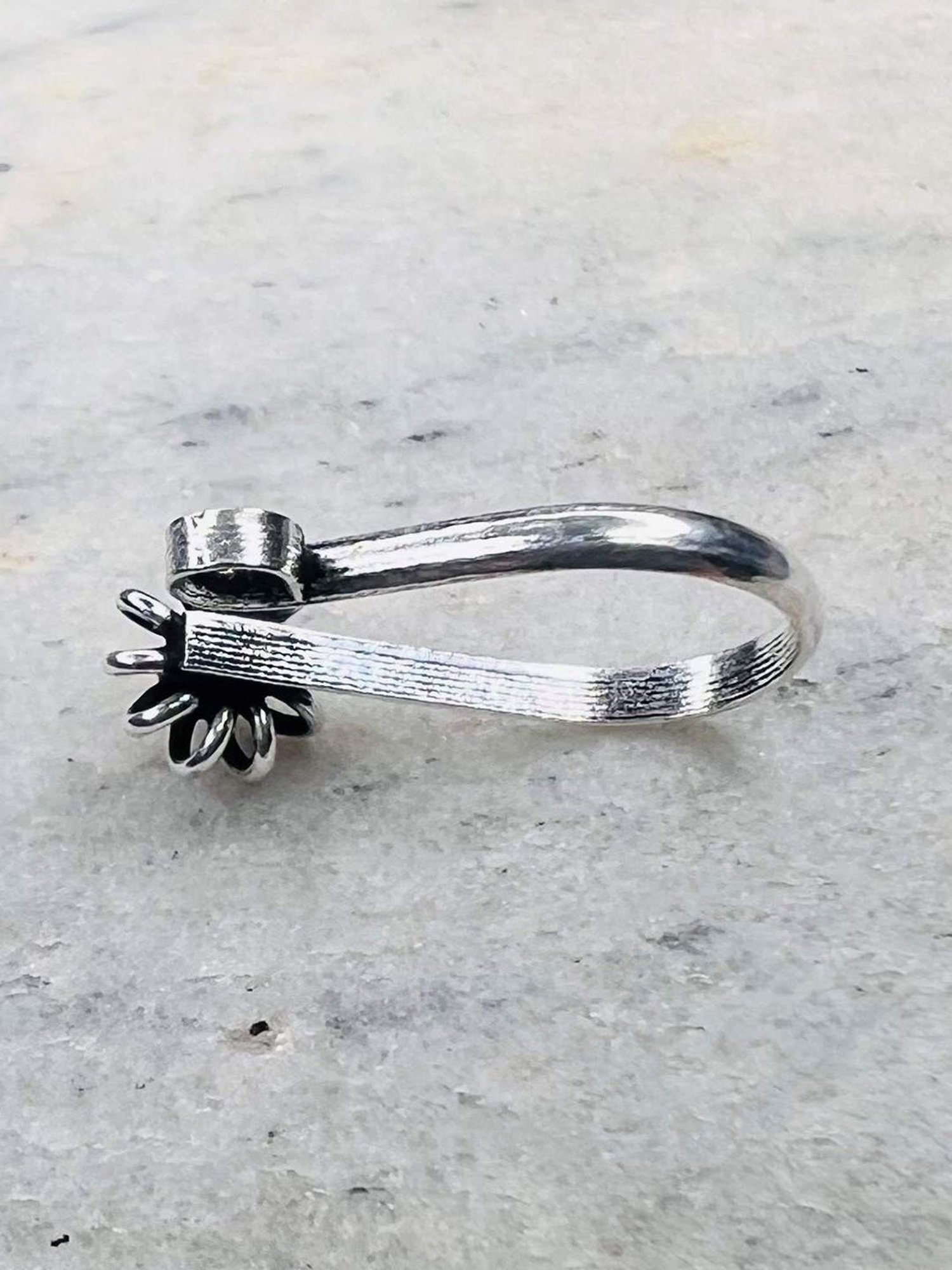 Zavya 92.5 Sterling Silver Floral Nosepin for Women