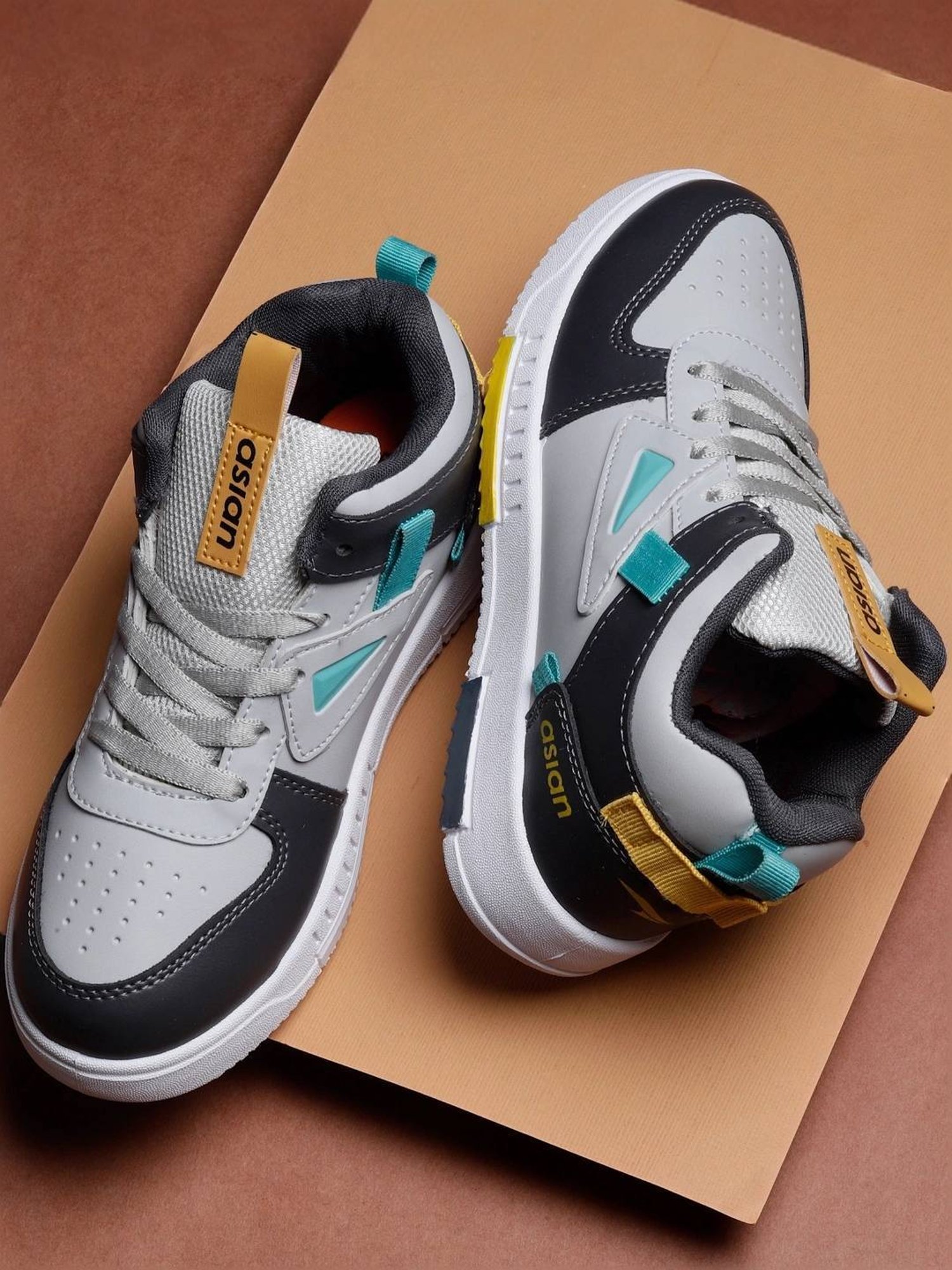 Asian Men's Grey Ankle High Sneakers