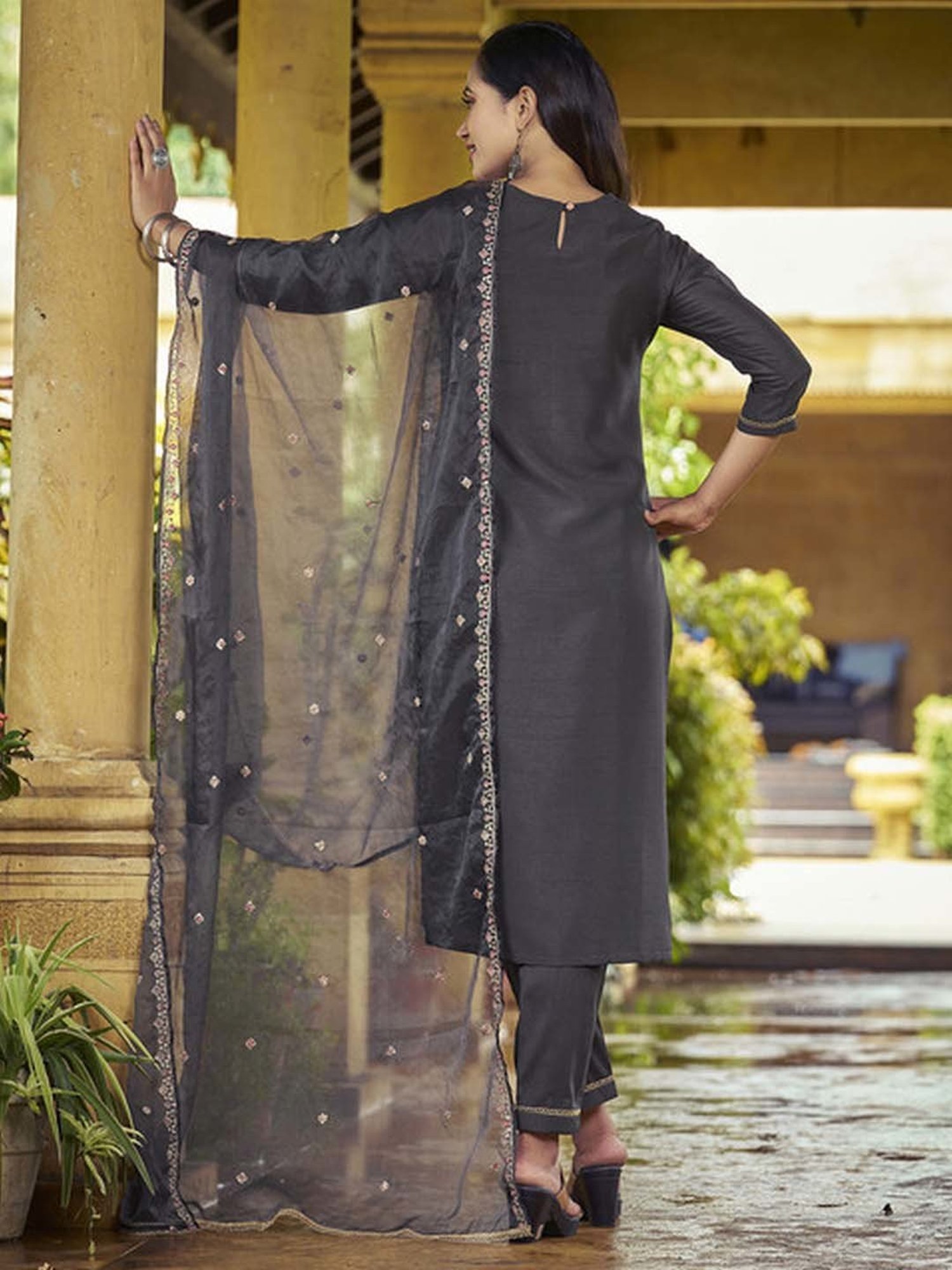Skylee Grey Embroidered Kurta Pant Set With Dupatta