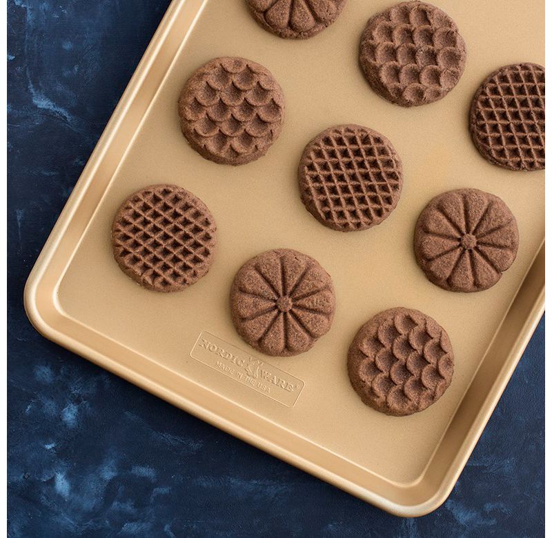 Nordic Ware Natural Aluminum NonStick Commercial Baker's Half Sheet