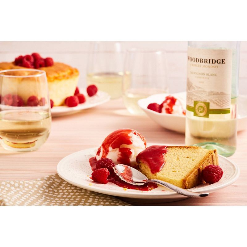 Woodbridge by Robert Mondavi Sauvignon Blanc White Wine - 1.5L Bottle