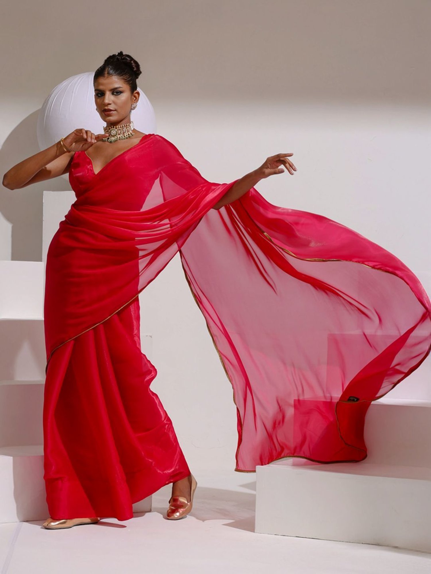 Swtantra Fuchsia Pink Plain Saree With Unstitched Blouse