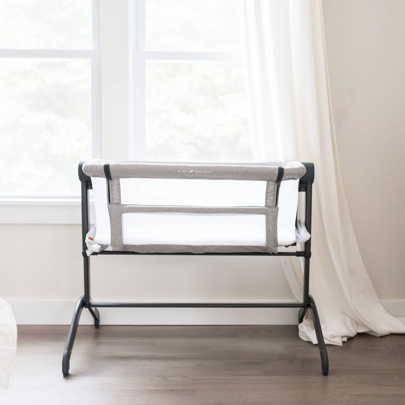 Simmons Kids' Silent Auto Gliding Deluxe Bassinet - Embossed Paisley