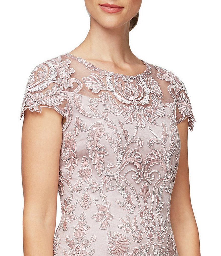 Jkara Petite Size 3/4 Sleeve Lined Illusion Crew Neck Beaded Gown