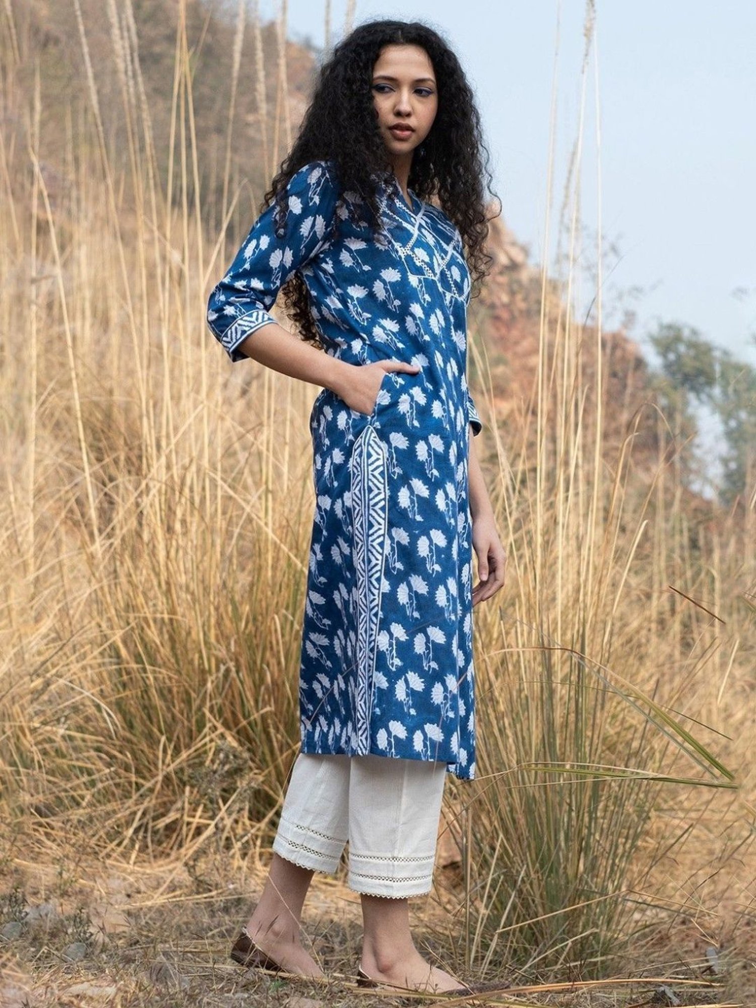 Akiso Neela Indigo Block Printed Kurta With Lace Detail On Yoke, Sides And Sleeves