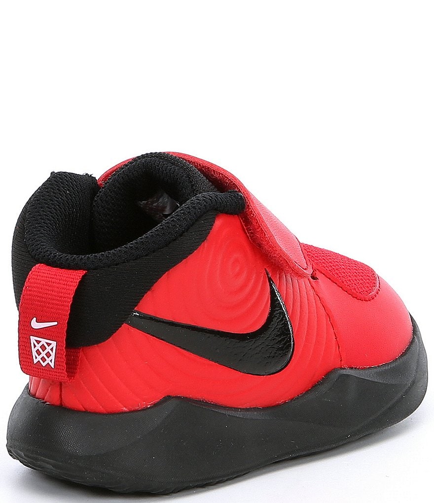 Nike Boys' Team Hustle D 9 TD Basketball Shoes (Infant)