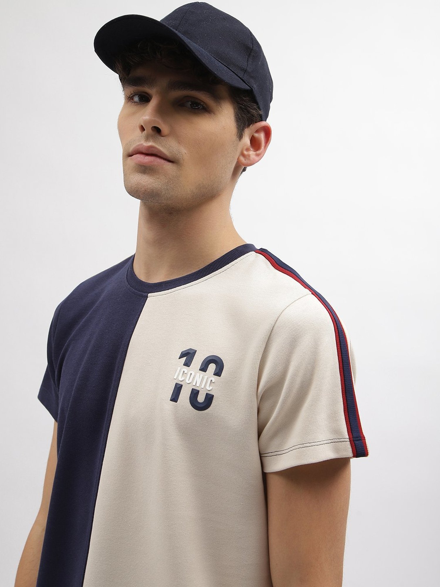 Iconic Men Colourblocked Regular Fit Cotton T-shirt