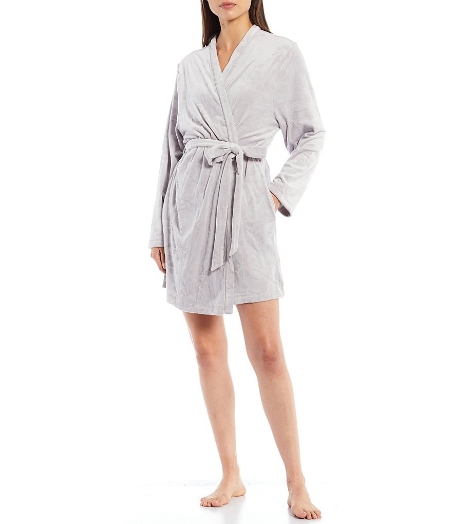 kate spade new york Plus Embossed Floral Plush Long Sleeve Flat Band Neck Self-Tie Short Wrap Robe