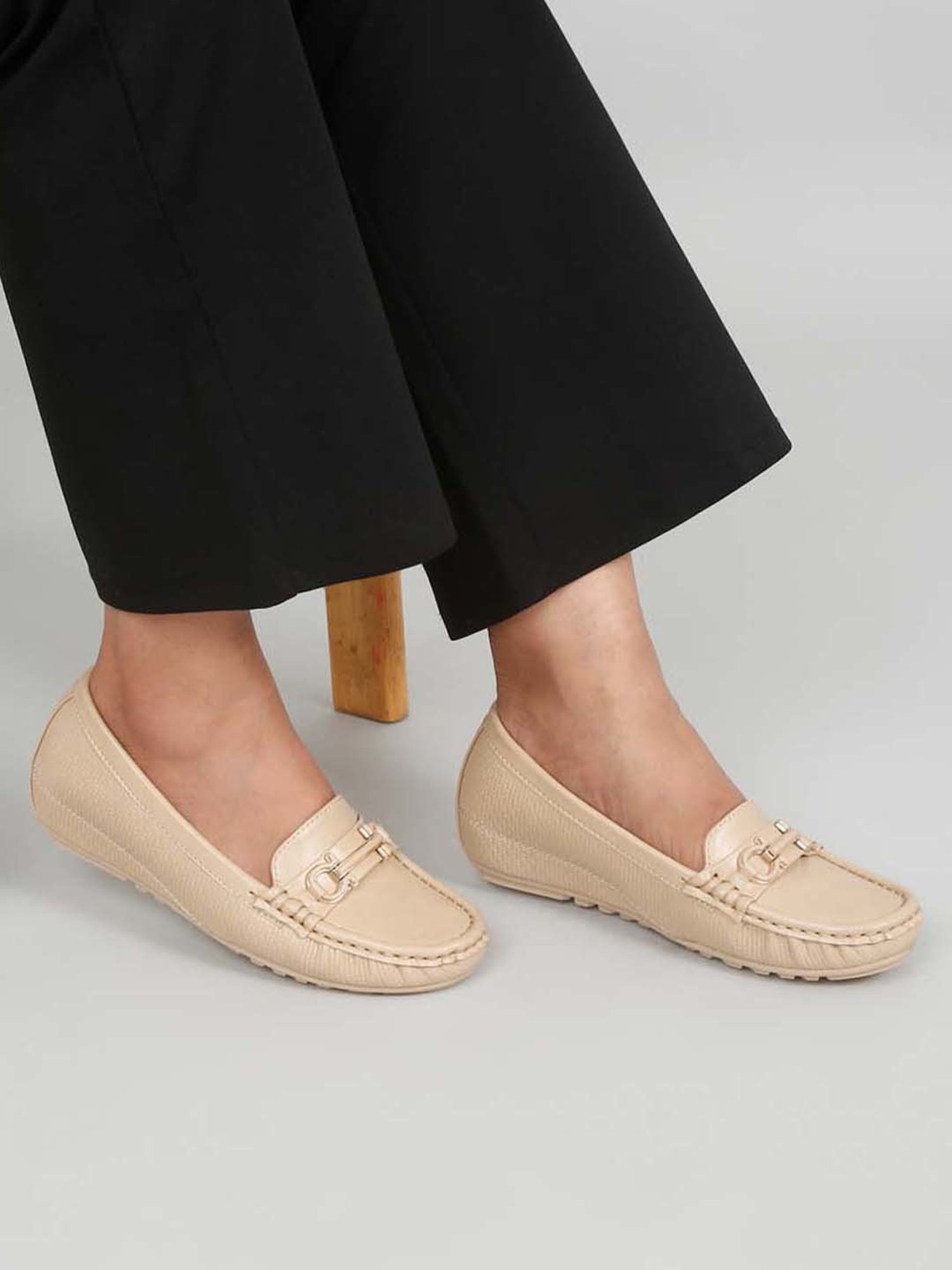 Flat N Heels Women's Beige Casual Loafers