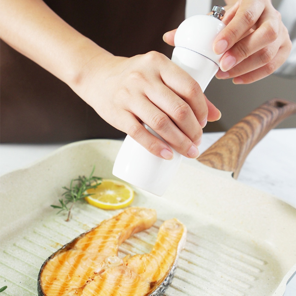 6 Inches Pepper Grinder Sichuan Pepper Mills Manual Salt Container Shaker Kitchen Gadget for Home (Random Color)