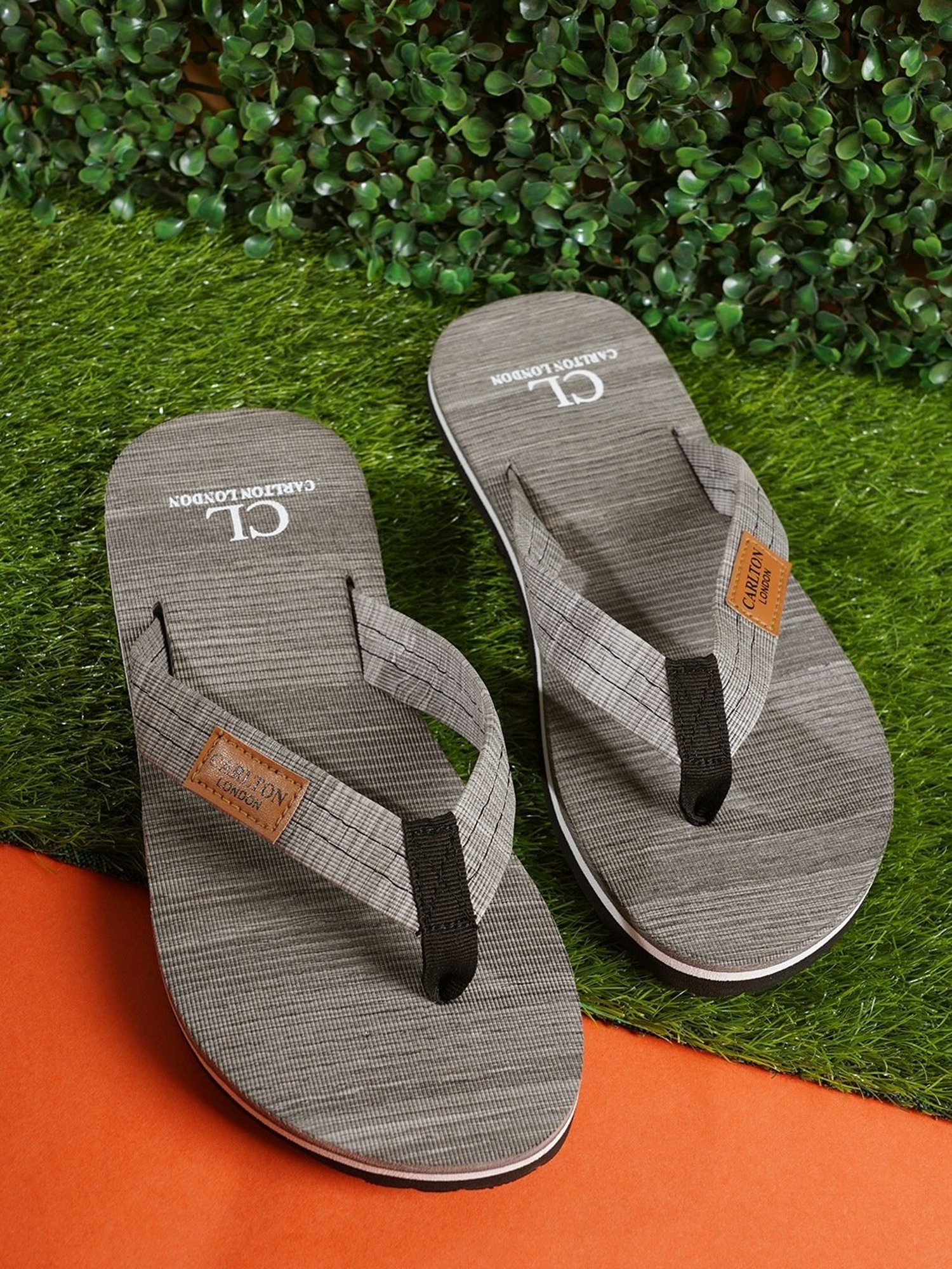 Carlton London Men's Grey Flip Flops