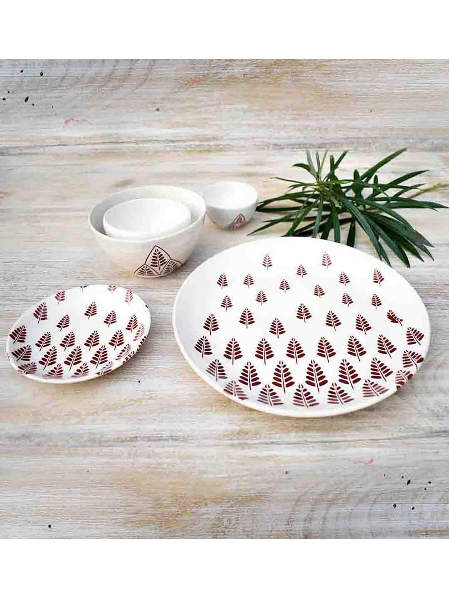 Fanusta Bahaar White Ceramic Side Plate - Set of 1