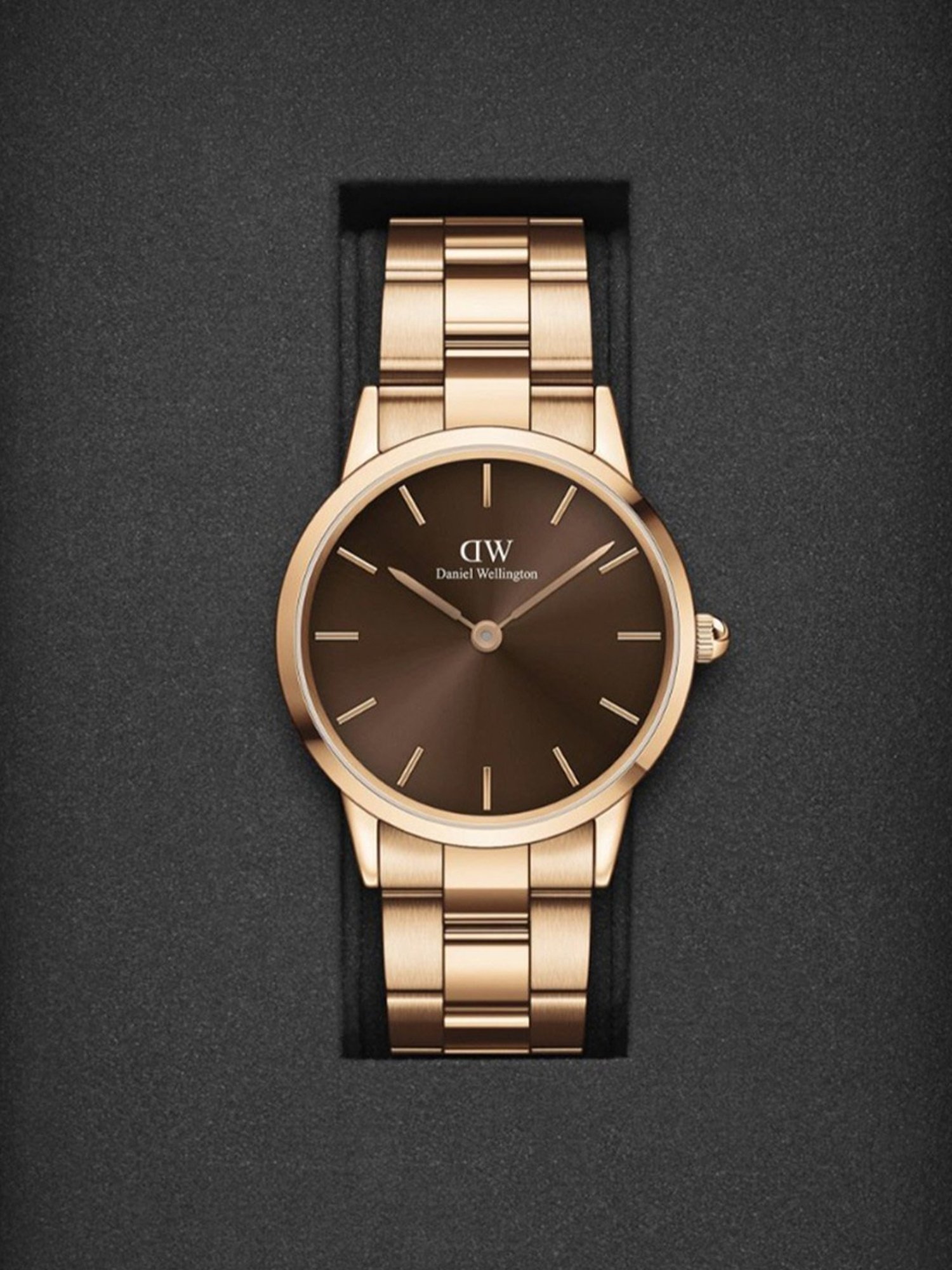 Daniel Wellington Iconic Unisex Brown Round Dial Analog Watch - DW00100461K