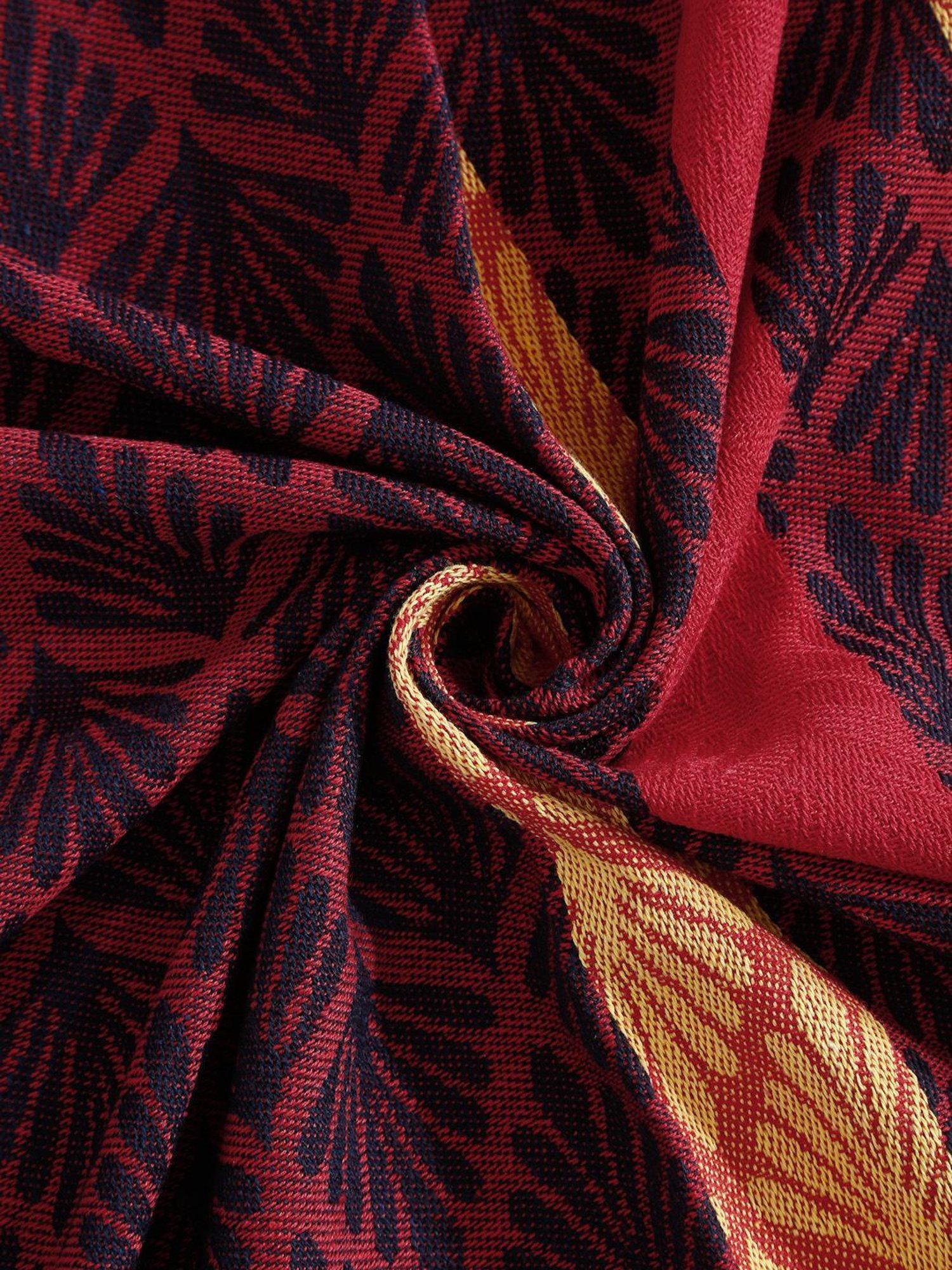 DDECOR Live beautiful Geometric Insignia Dove 210 TC Cotton Comforters - Set of 3