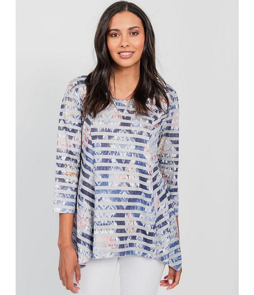 One World Apparel Yarn Dye Stripe Medallion Print Scoop Neck 3/4 Sleeve Sharkbite Hem Top