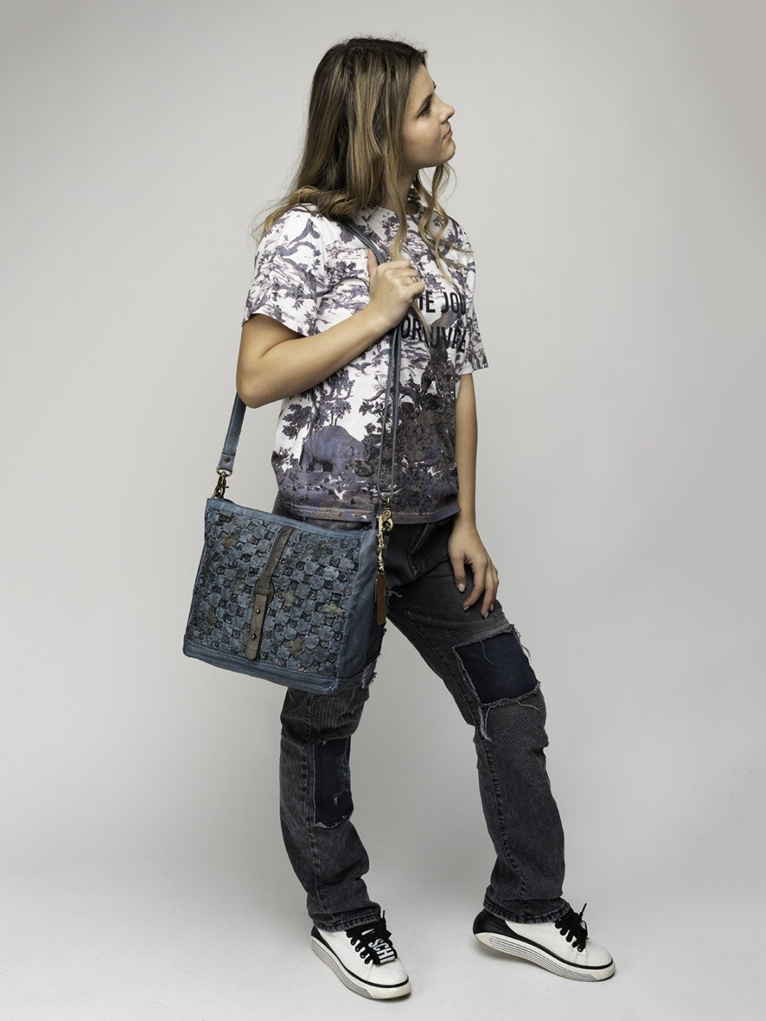 Art N Vintage Bettina Blue Leather Textured Medium Sling Handbag