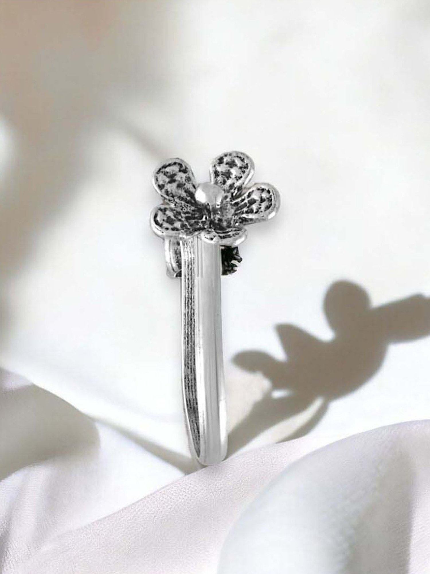 Rihi by P.C. Chandra Jewellers Flower Nosepin for Women & Girls