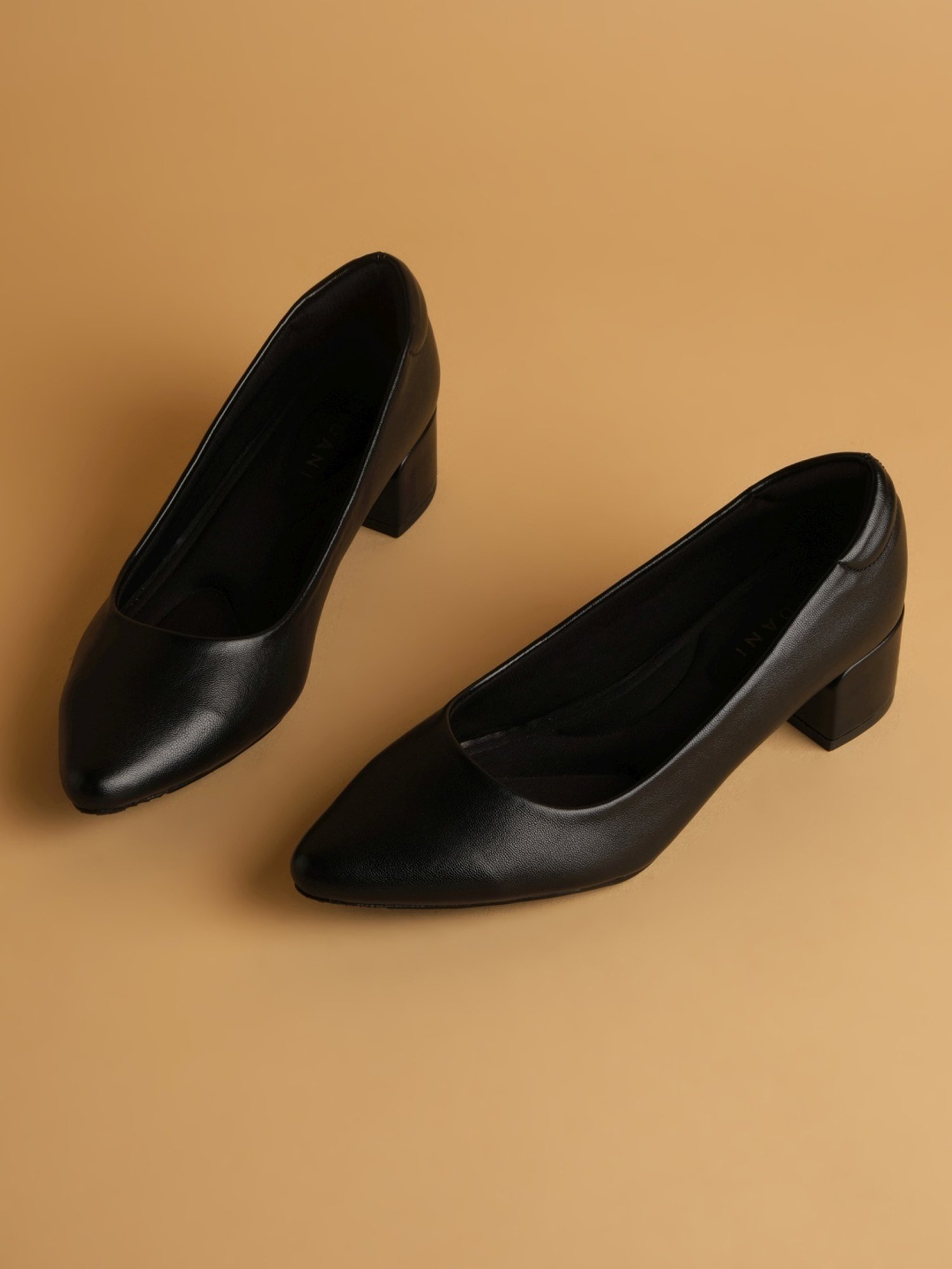 Eridani Women's Blake Black Formal Pumps