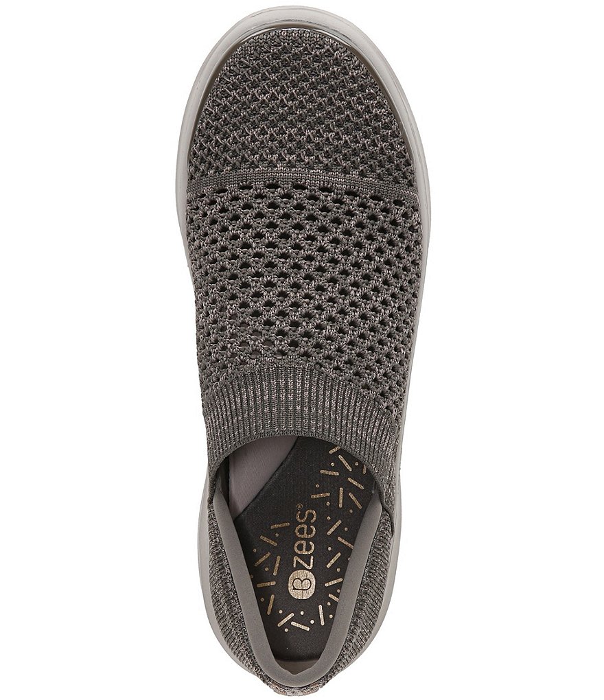 Trotters Kiera Suede Kitten Heel Pumps