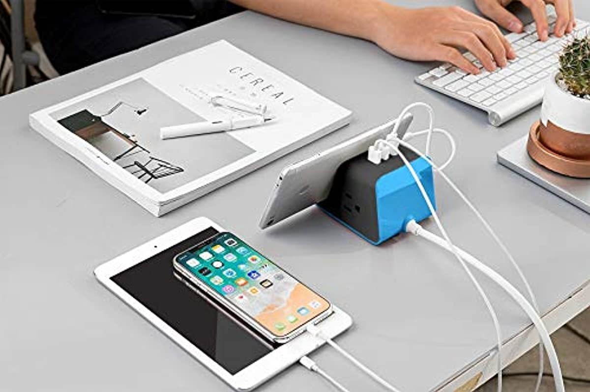 RapidX Mydesktop 29W Wireless Charging Stand with 3 USB Ports, 5V/4.8A Total and 2 Power Outlets for iPhone, Android, Tablets and Laptops - Blue, Model:RX-DT101BLKB