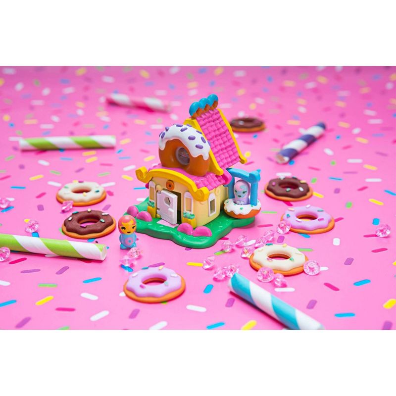 Nanables Small House - Dusted Donut Diner