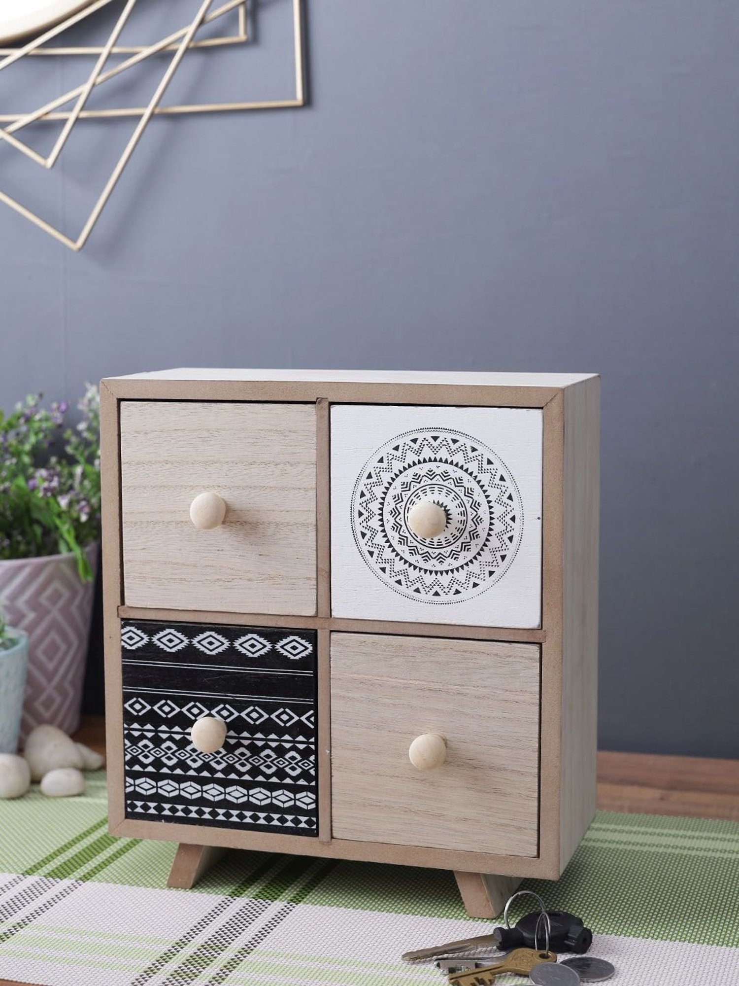 Aapno Rajasthan Beige & White Wooden Jewellery Organiser - Set of 1