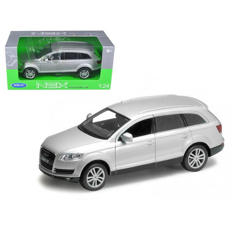 Audi Q7 Silver 1/24 Diecast Car Model by Welly