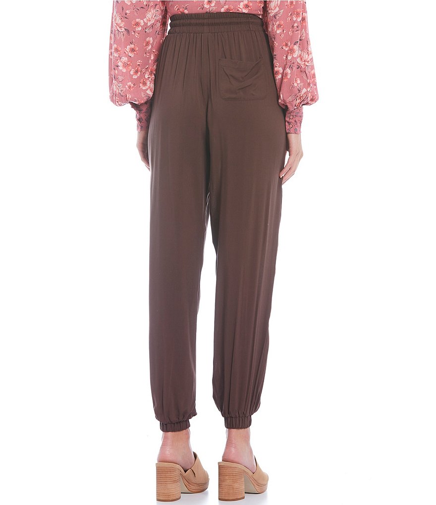 Coco + Jaimeson&trade; Woven Jogger Pants